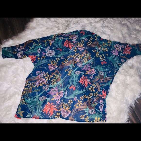 NWOT Hot & Delicious Floral Kimono Jacket - Picture 13 of 16